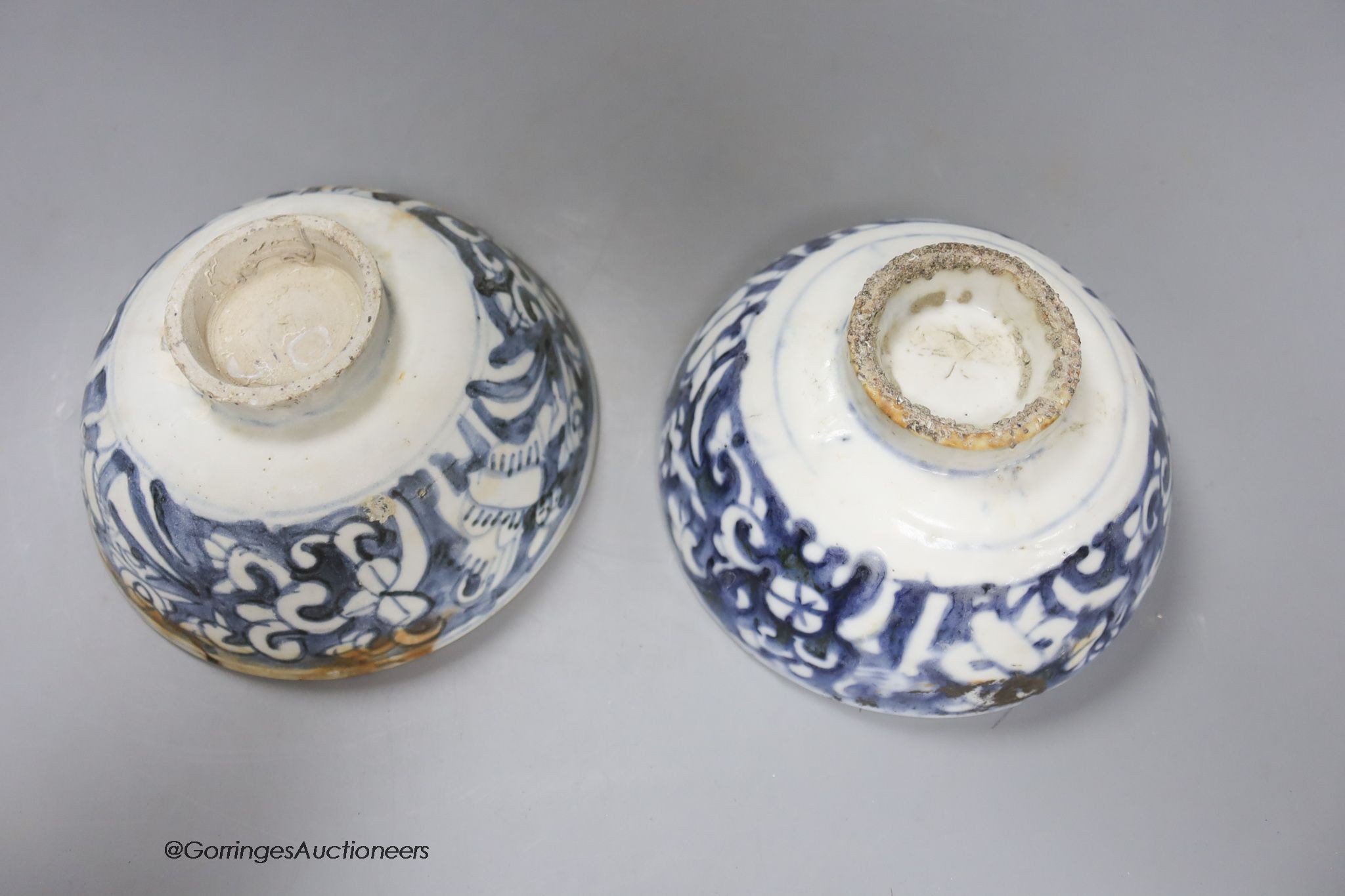 A pair of Chinese blue and white porcelain shipwreck bowls, 17th-century, diameter 15cm